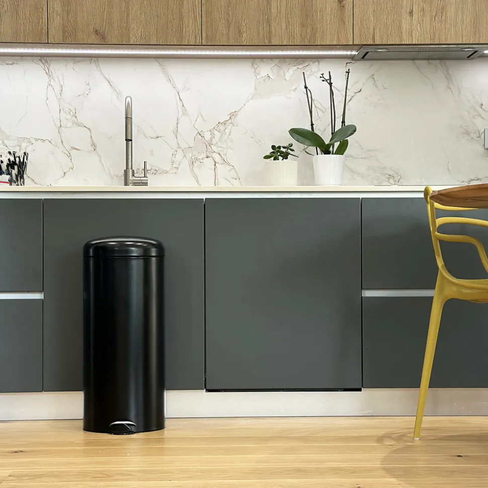 KITCHEN MOVE - Poubelle de cuisine à pédale urban noir acier inoxydable 30 l