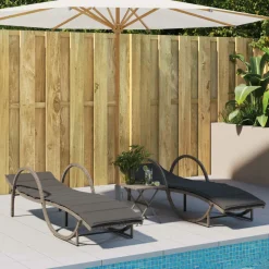 MAISON EXCLUSIVE - Chaises longues lot de 2 avec table gris résine tressée
