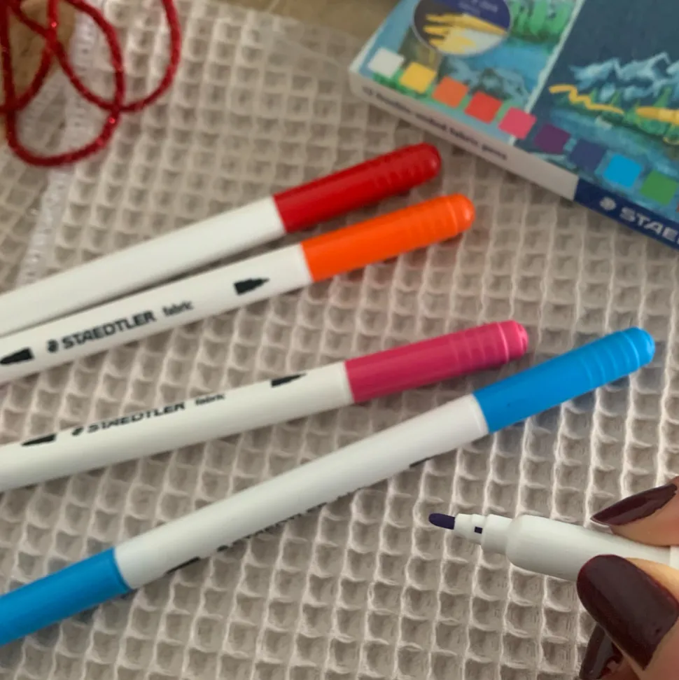 MES COURSES EN VRAC - 12 feutres pour textile à double pointes