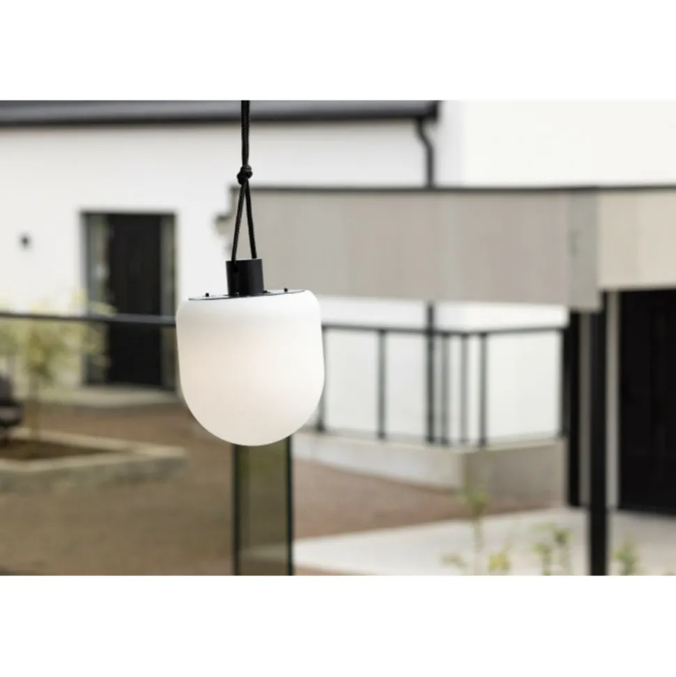 PARIS PRIX - Lampe suspension d'extérieur à led "colie" 21cm noir
